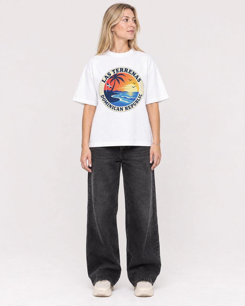 Mockup Boxy Heavyweight Tee White female full-body 08