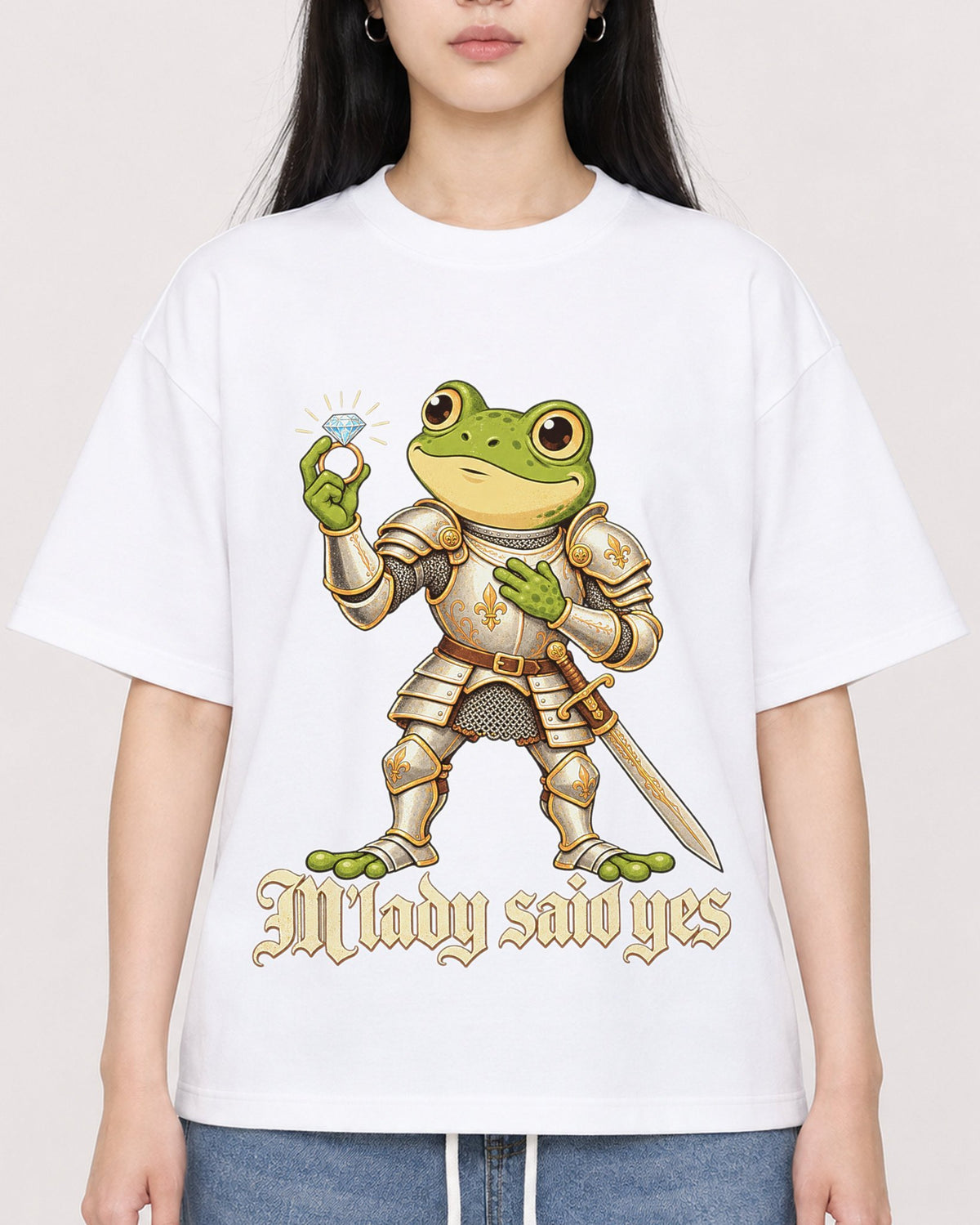 Mockup Boxy Heavyweight Tee White female close-up 01