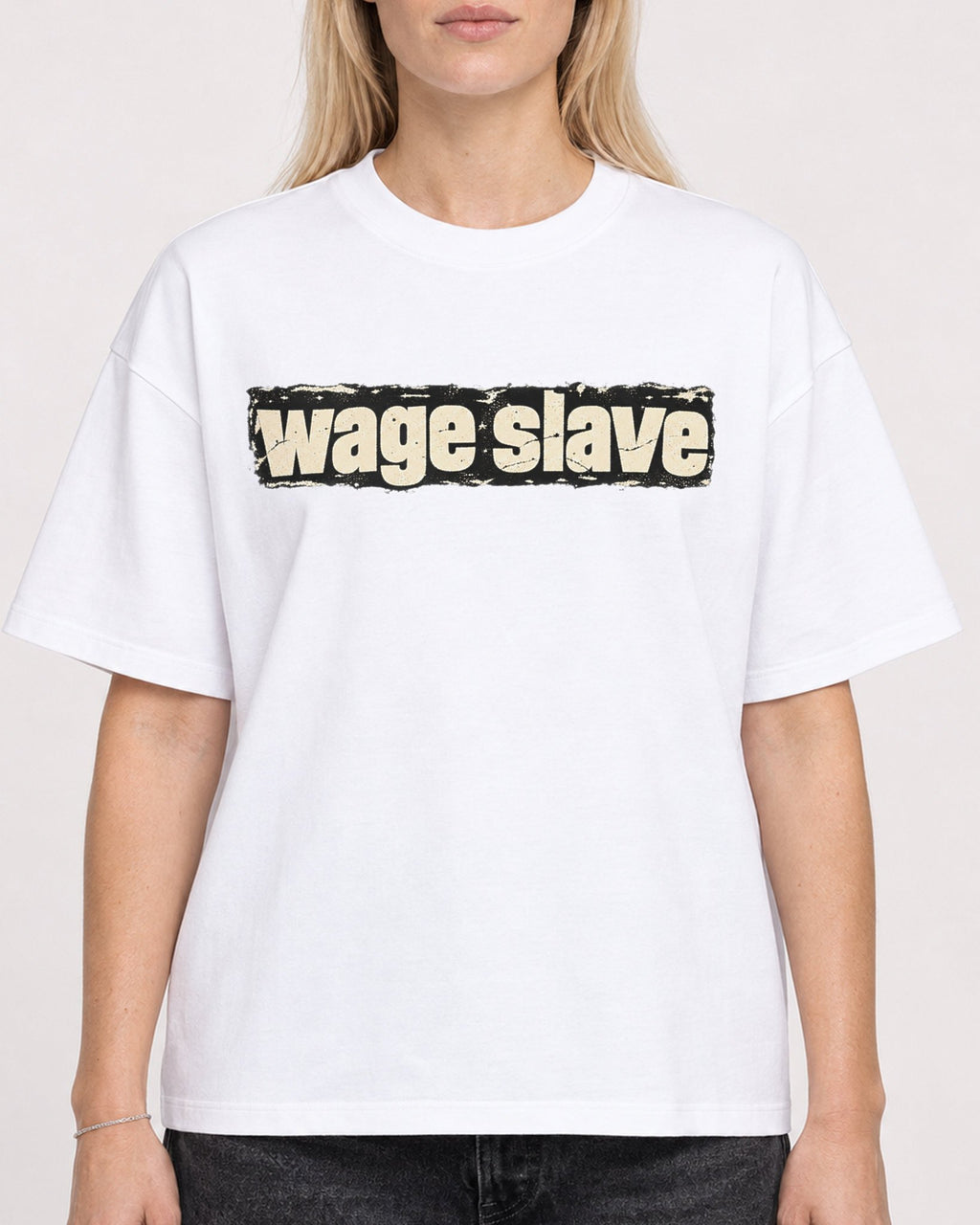 Mockup Boxy Heavyweight Tee White female close-up 08