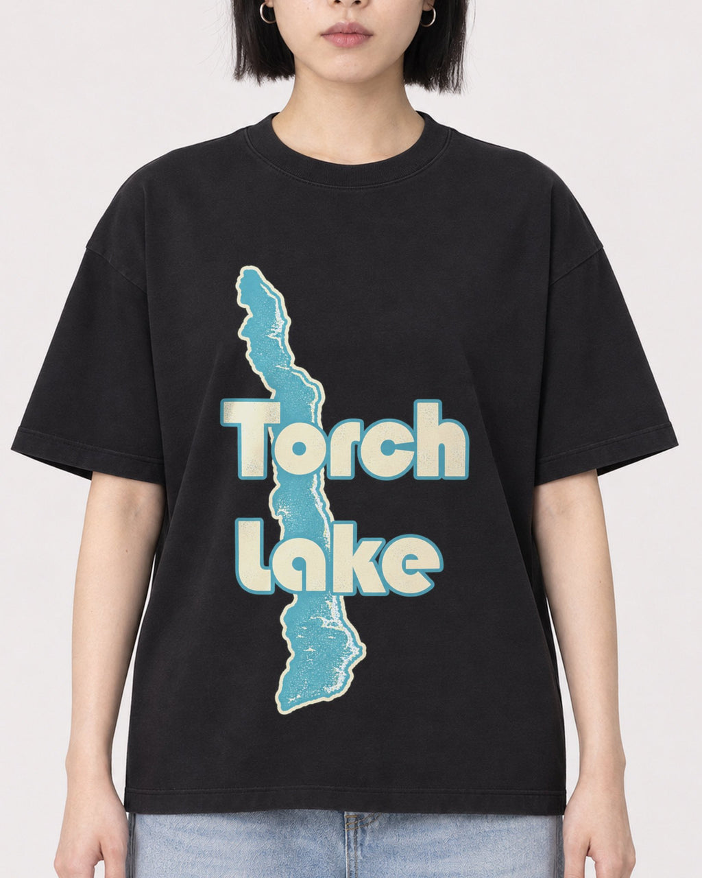 Mockup Boxy Heavyweight Tee Black female close-up 11