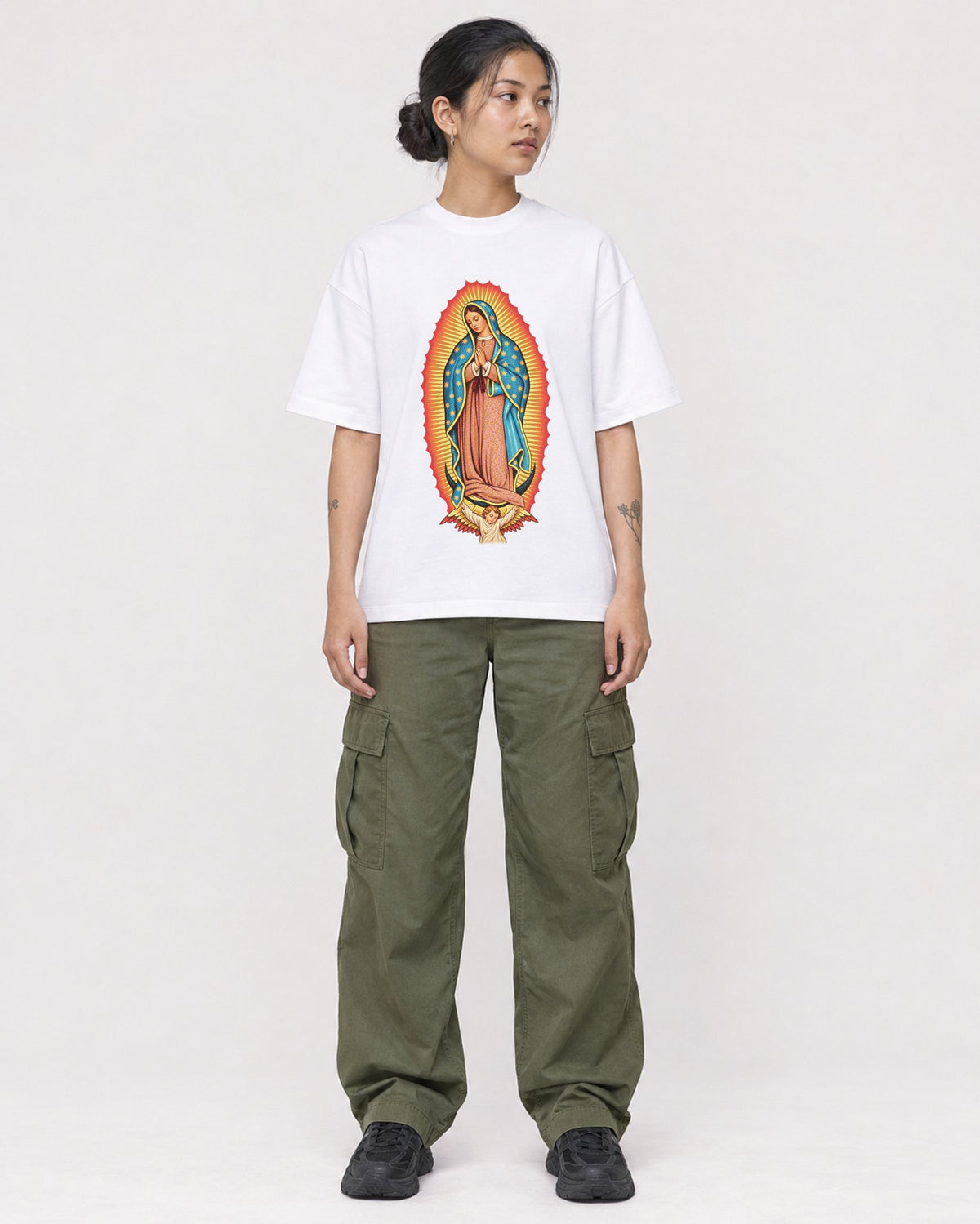 Mockup Boxy Heavyweight Tee White female full-body 12