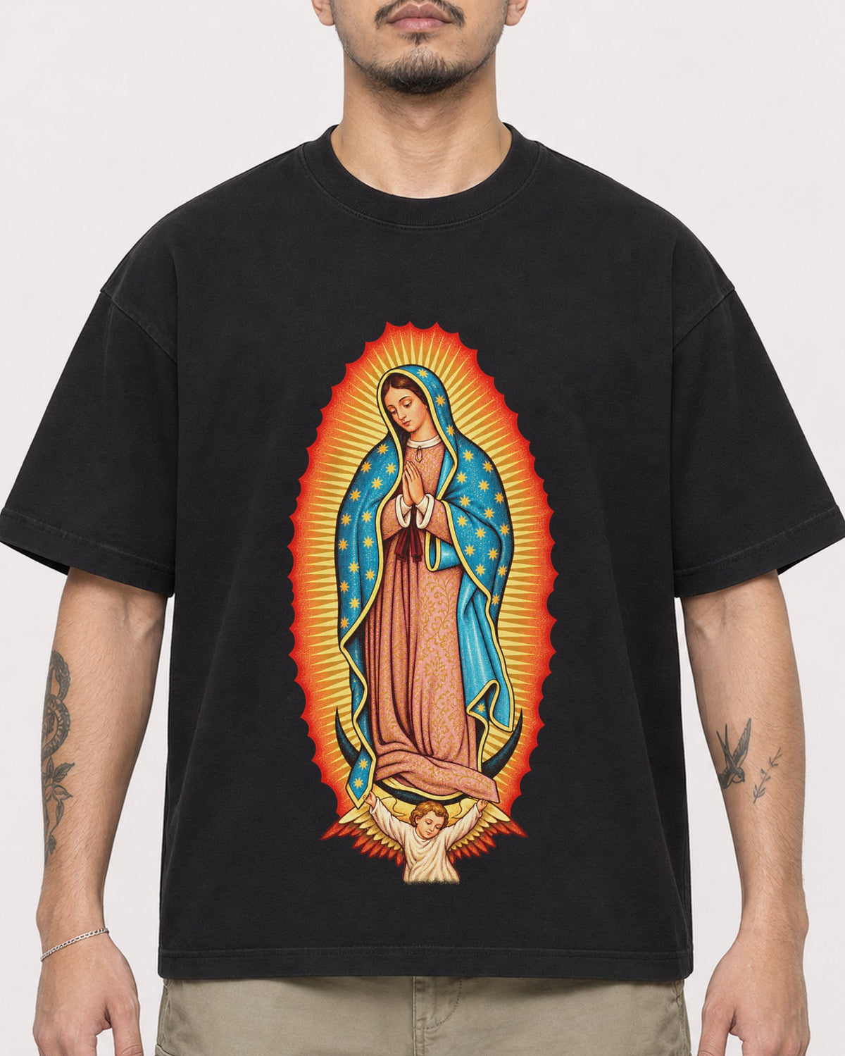 Mockup Boxy Heavyweight Tee Black male close-up 12