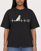 Mockup Boxy Heavyweight Tee Black female close-up 04