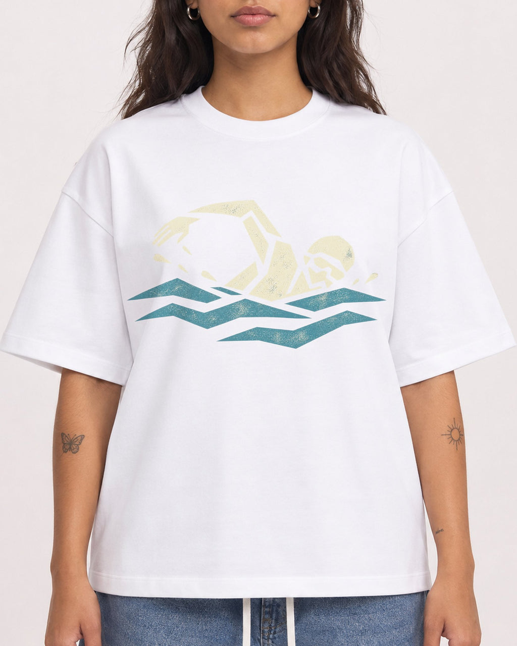 Mockup Boxy Heavyweight Tee White female close-up 06