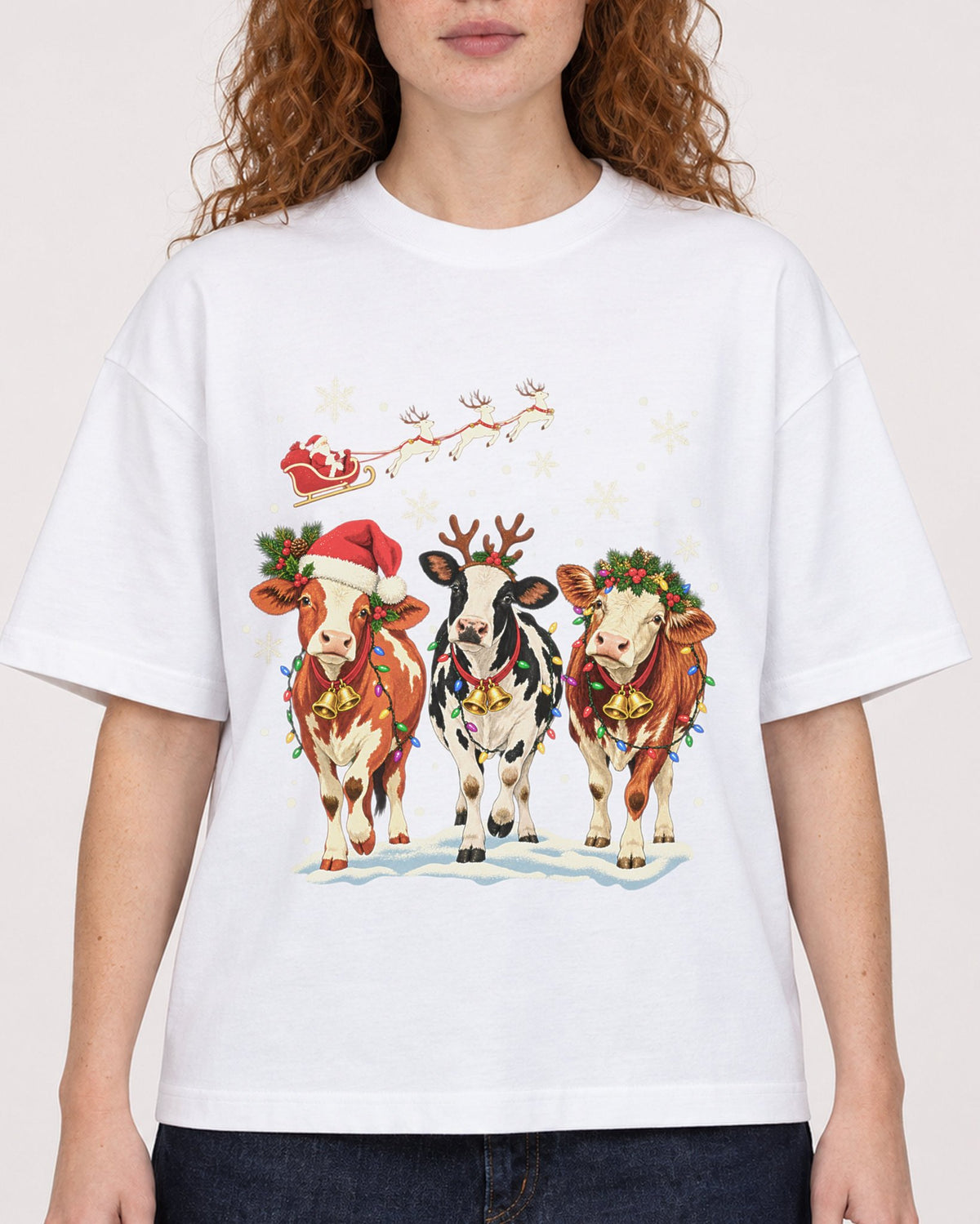 Mockup Boxy Heavyweight Tee White female close-up 09
