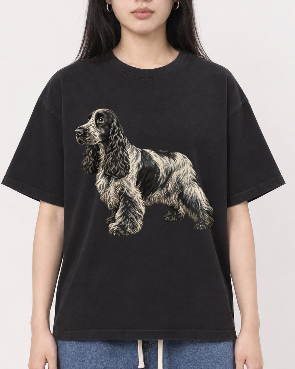 Mockup Boxy Heavyweight Tee Black female close-up 01