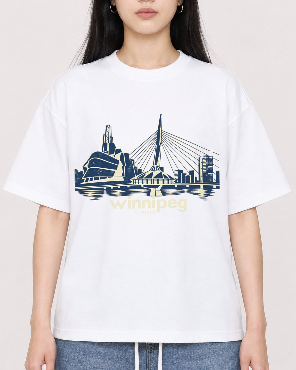 Mockup Boxy Heavyweight Tee White female close-up 01