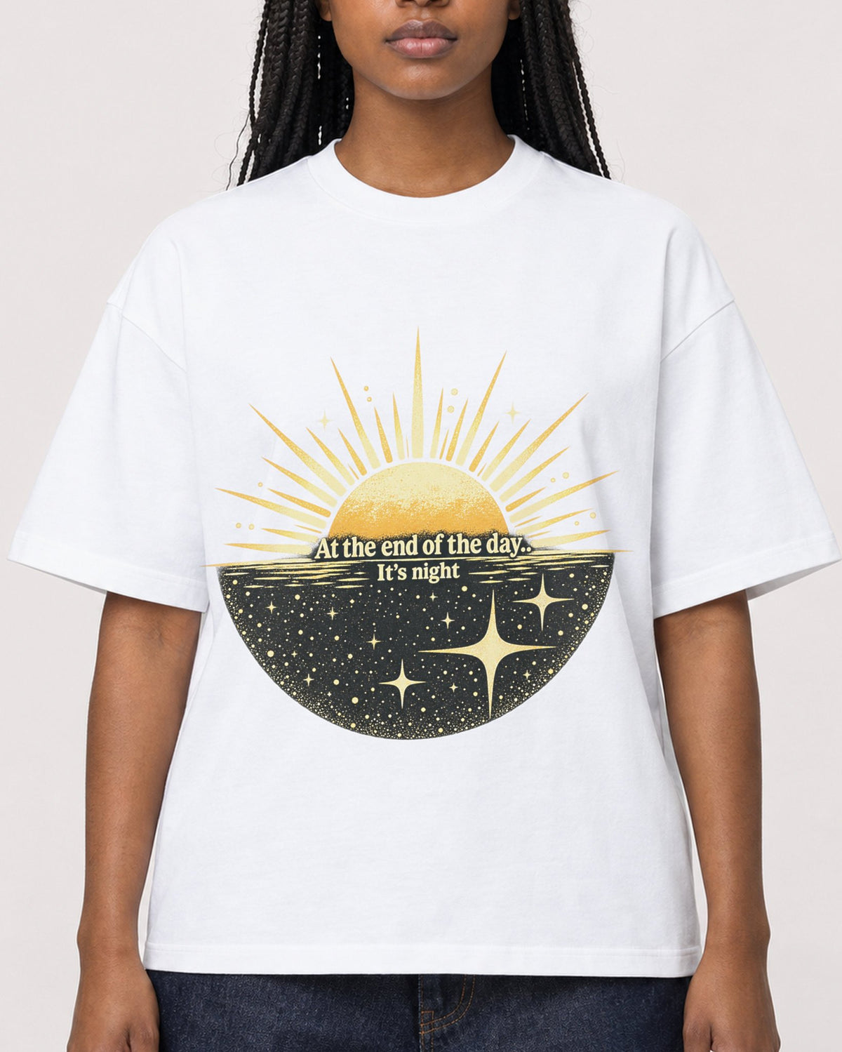 Mockup Boxy Heavyweight Tee White female close-up 04