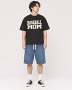 Mockup Boxy Heavyweight Tee Black male full-body 03