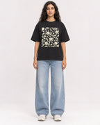 Mockup Boxy Heavyweight Tee Black female full-body 07