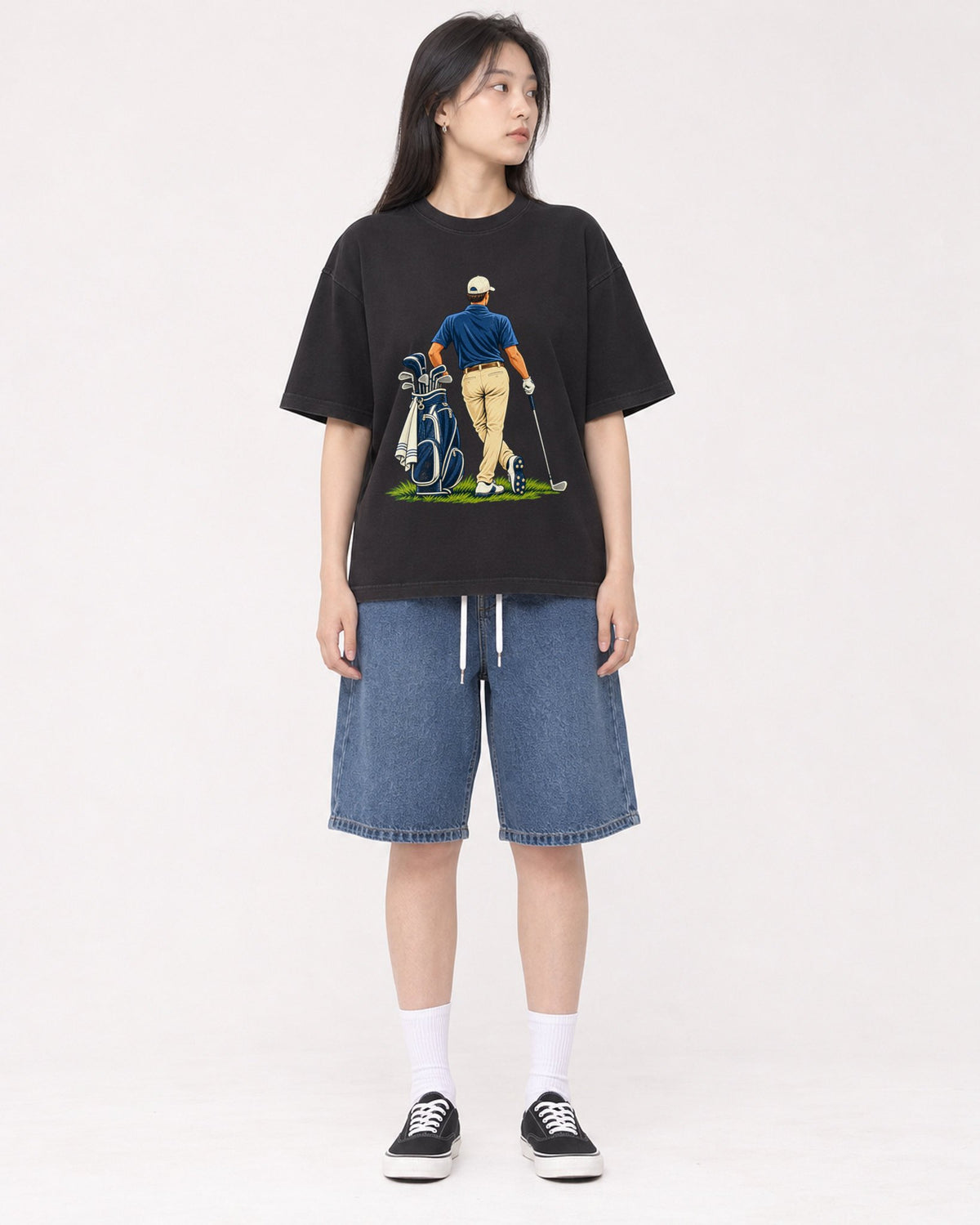 Mockup Boxy Heavyweight Tee Black female full-body 01