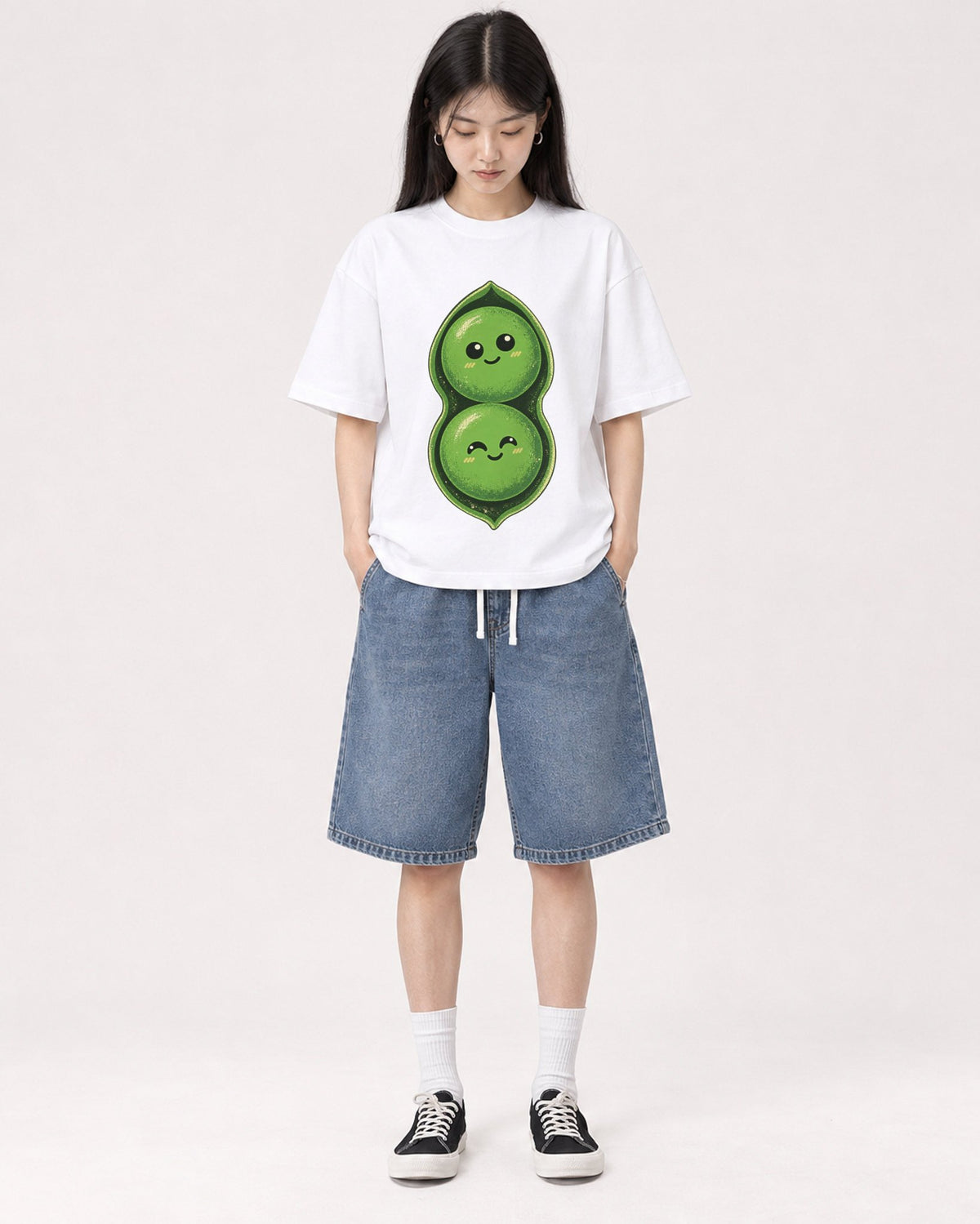 Mockup Boxy Heavyweight Tee White female full-body 01