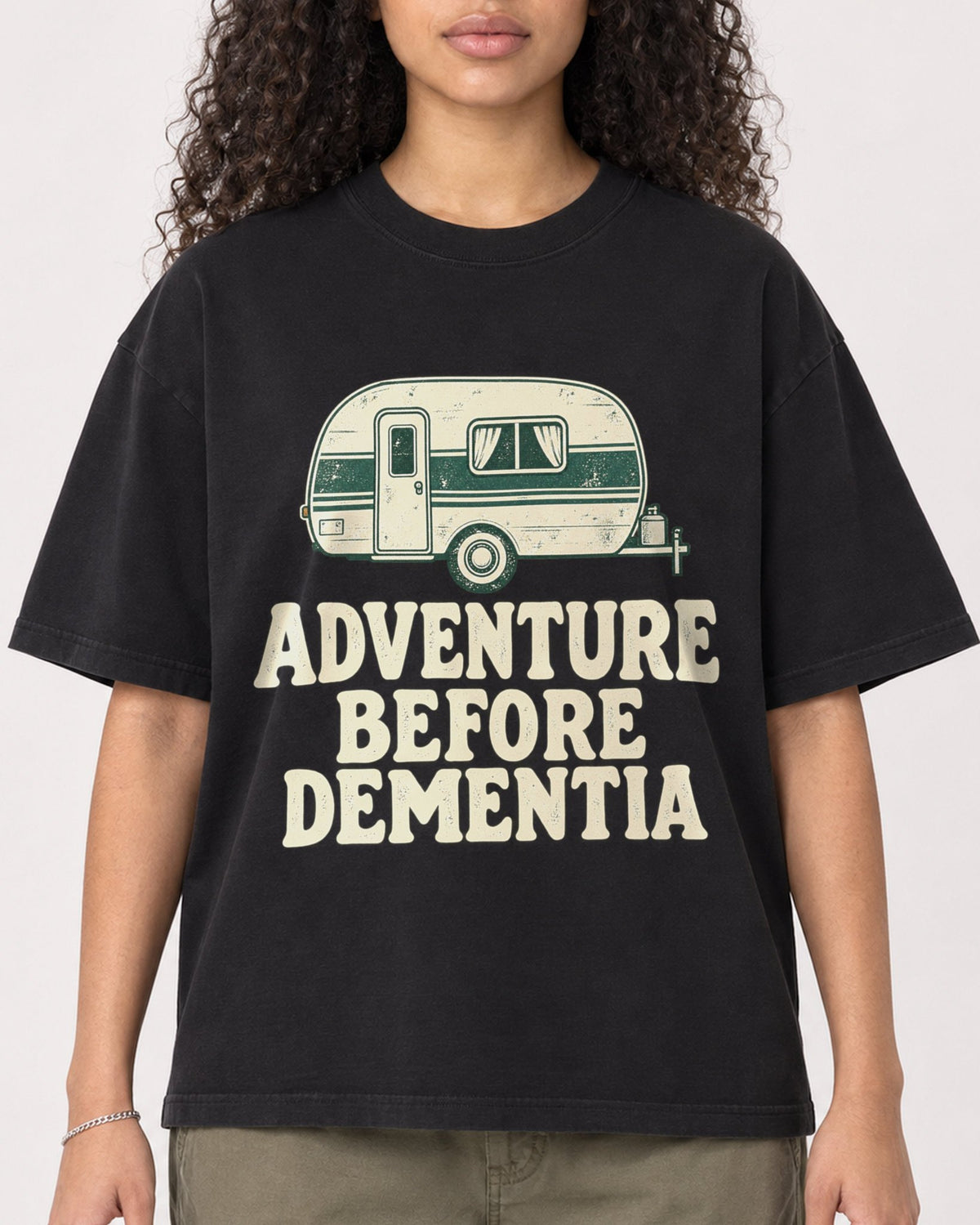 Mockup Boxy Heavyweight Tee Black female close-up 10