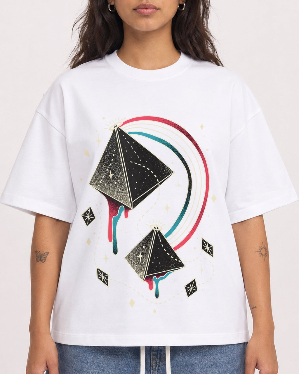 Mockup Boxy Heavyweight Tee White female close-up 06