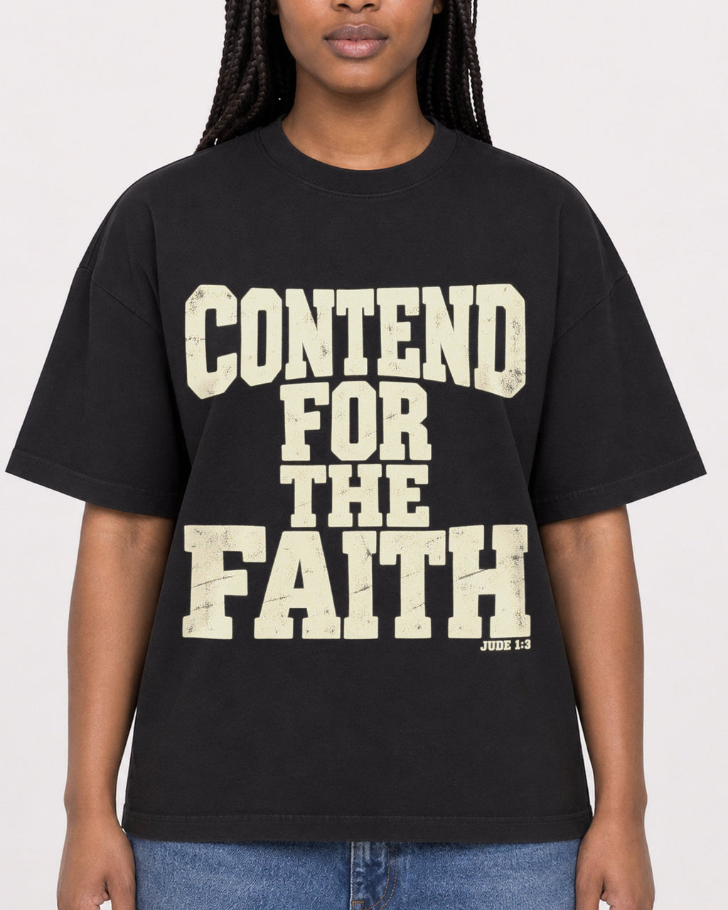 Mockup Boxy Heavyweight Tee Black female close-up 04