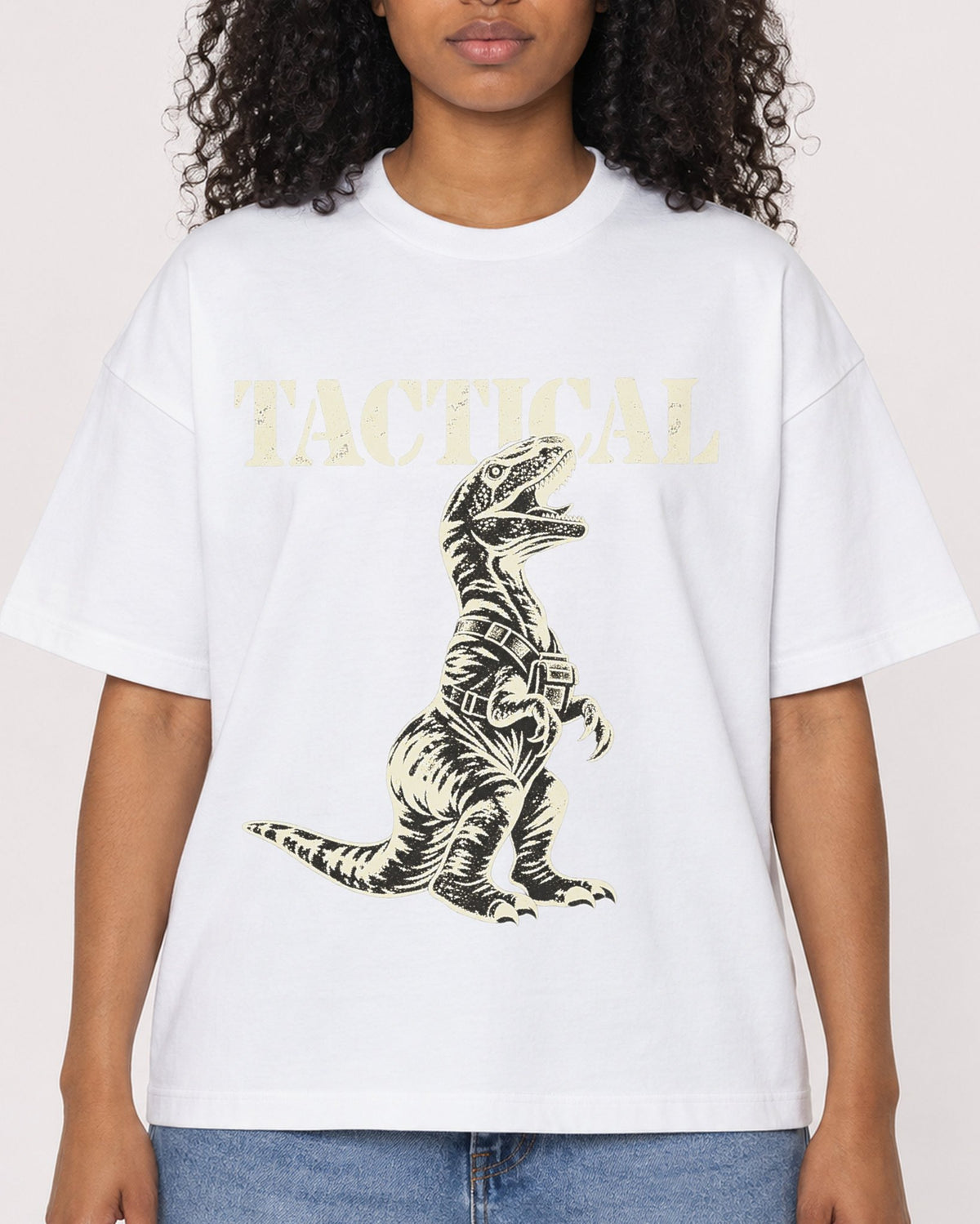 Mockup Boxy Heavyweight Tee White female close-up 05