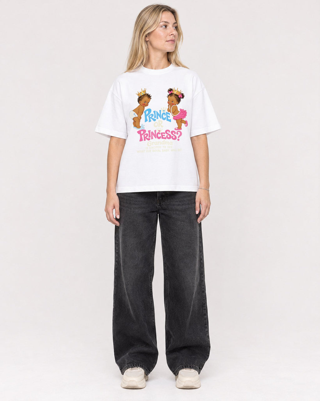 Mockup Boxy Heavyweight Tee White female full-body 08