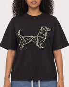 Mockup Boxy Heavyweight Tee Black female close-up 05