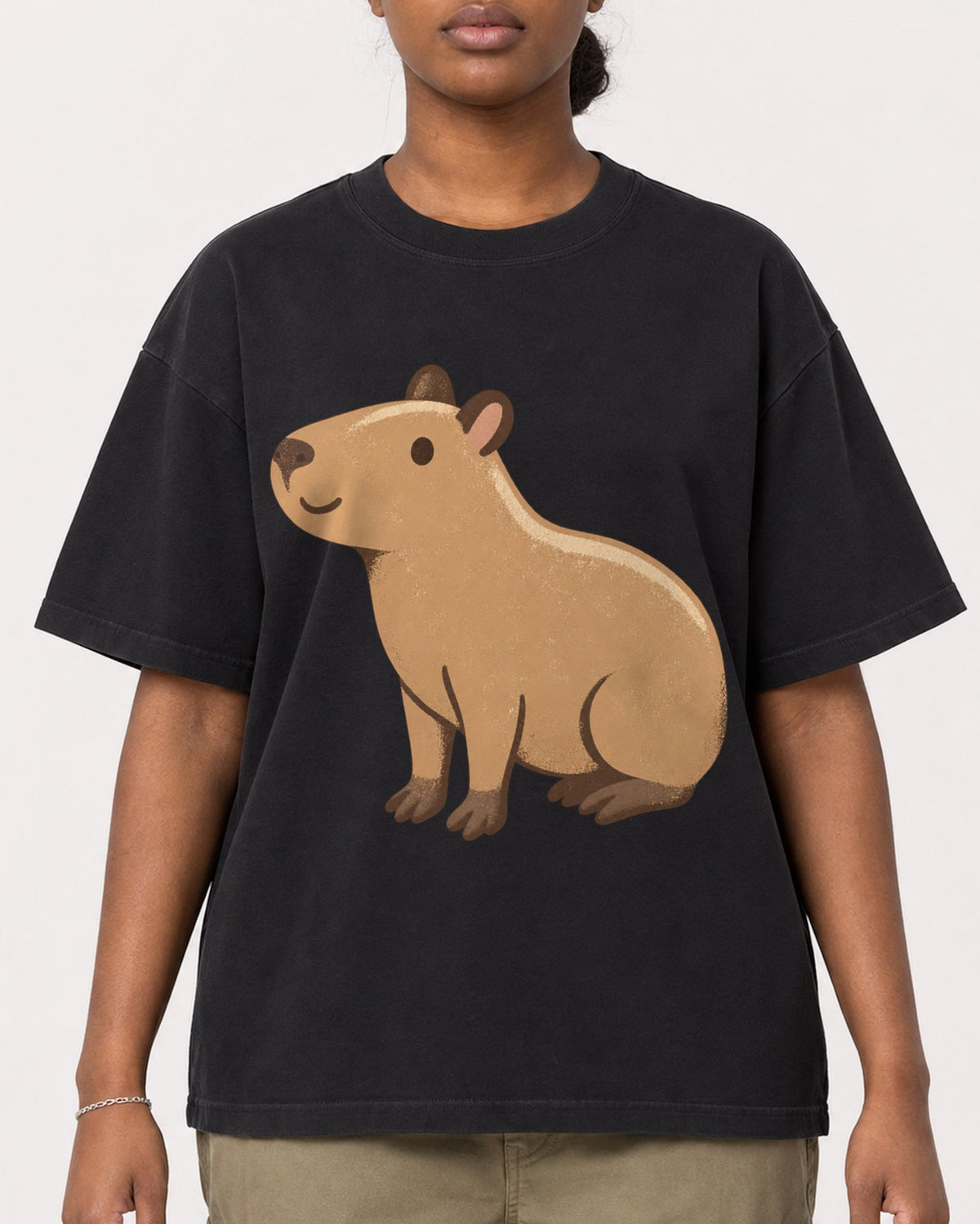 Mockup Boxy Heavyweight Tee Black female close-up 34