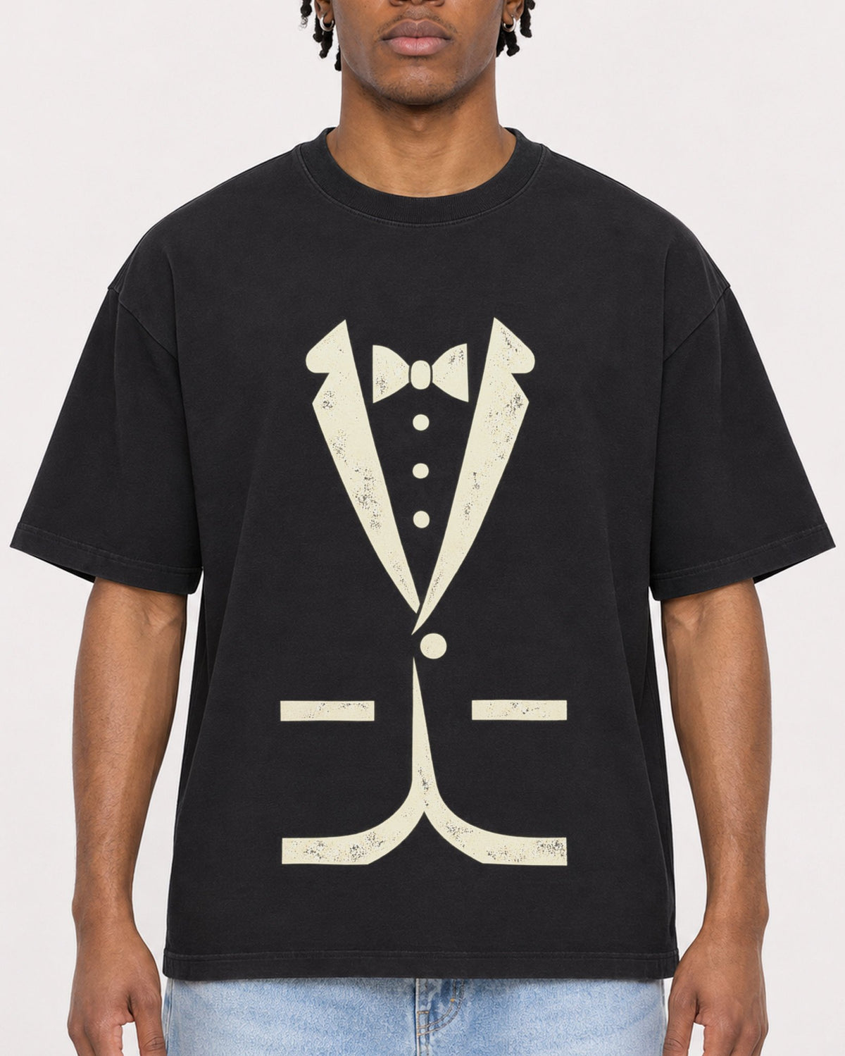 Mockup Boxy Heavyweight Tee Black male close-up 05