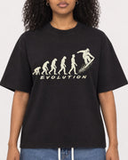 Mockup Boxy Heavyweight Tee Black female close-up 05