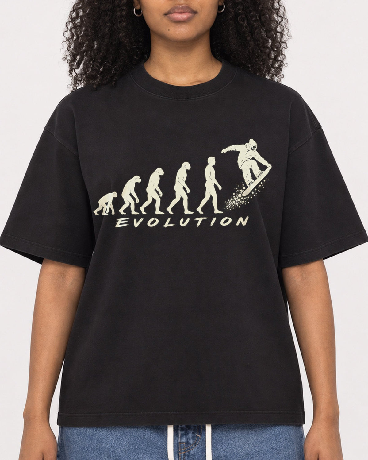 Mockup Boxy Heavyweight Tee Black female close-up 05
