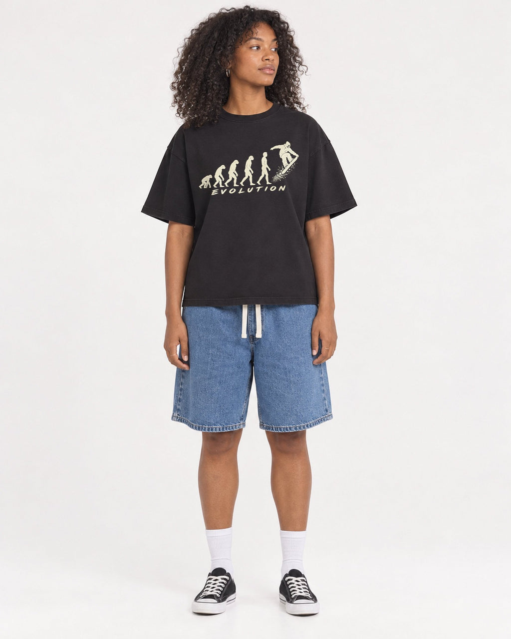 Mockup Boxy Heavyweight Tee Black female full-body 05