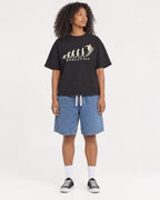 Mockup Boxy Heavyweight Tee Black female full-body 05