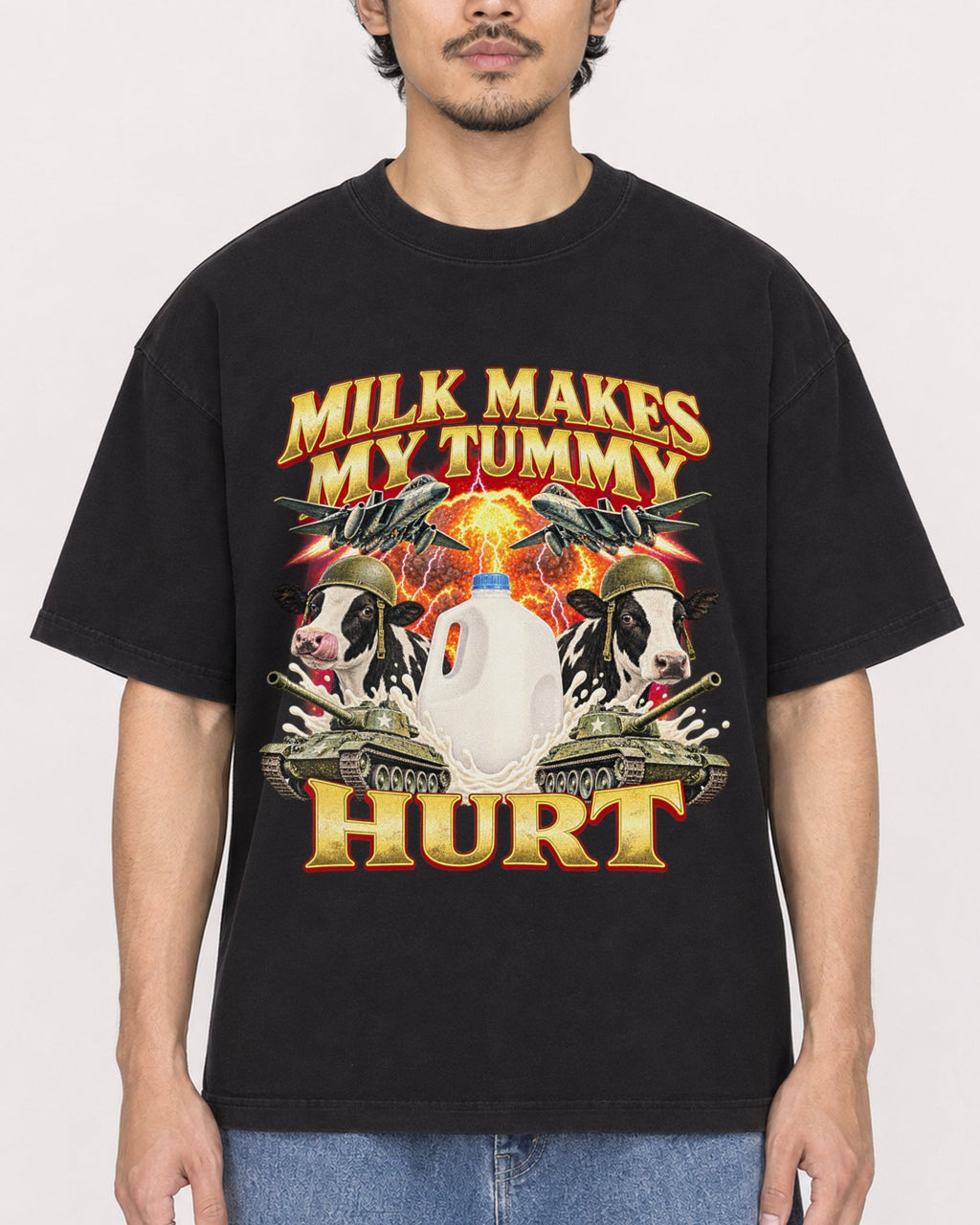Mockup Boxy Heavyweight Tee Black male close-up 02