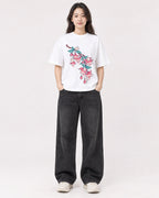 Mockup Boxy Heavyweight Tee White female full-body 03