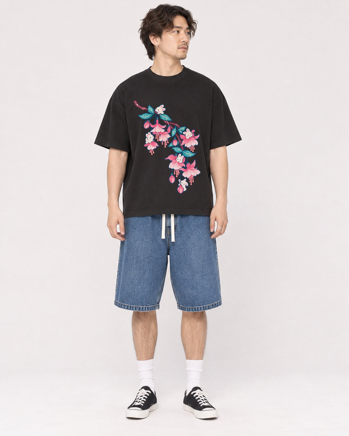 Mockup Boxy Heavyweight Tee Black male full-body 03