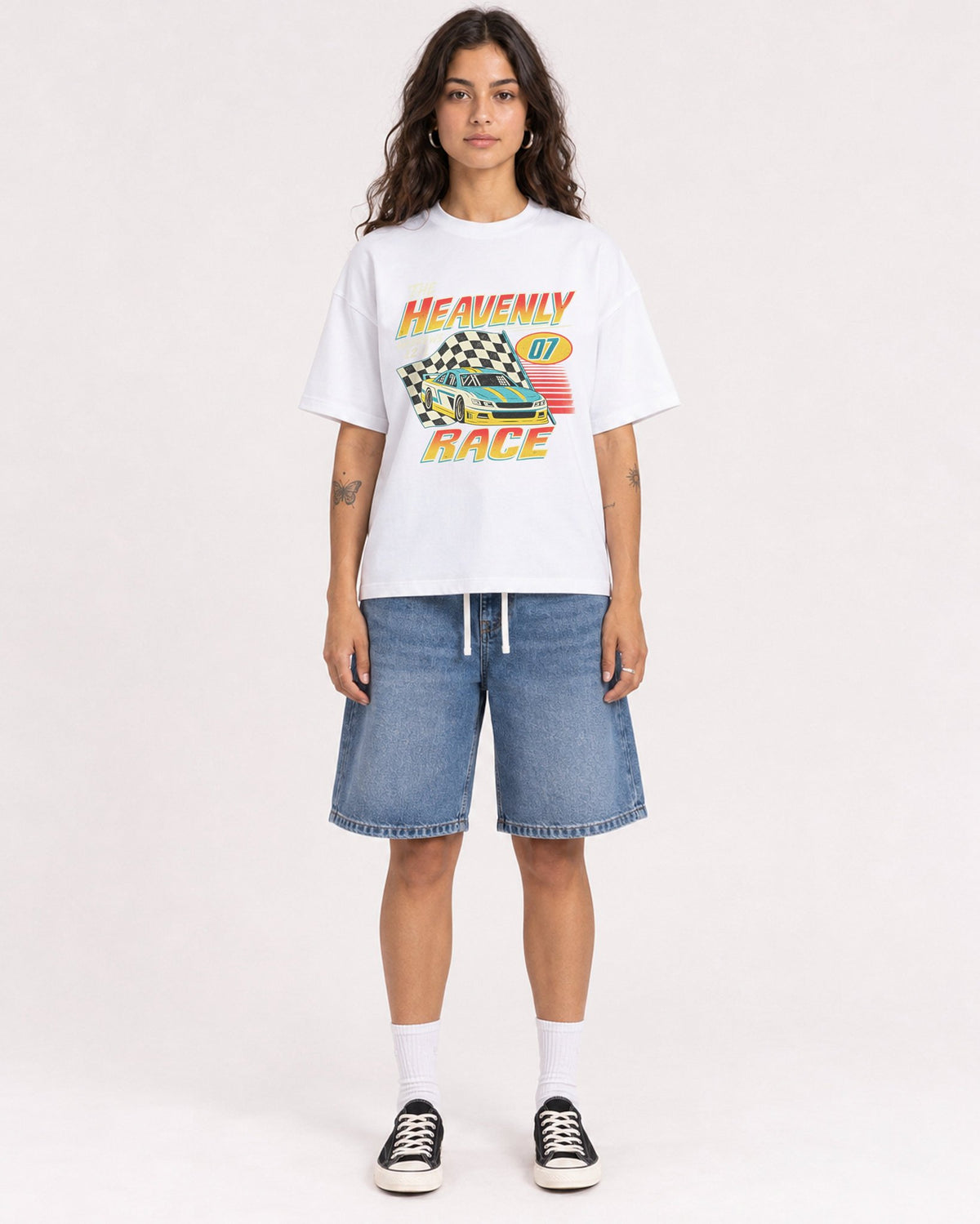 Mockup Boxy Heavyweight Tee White female full-body 06