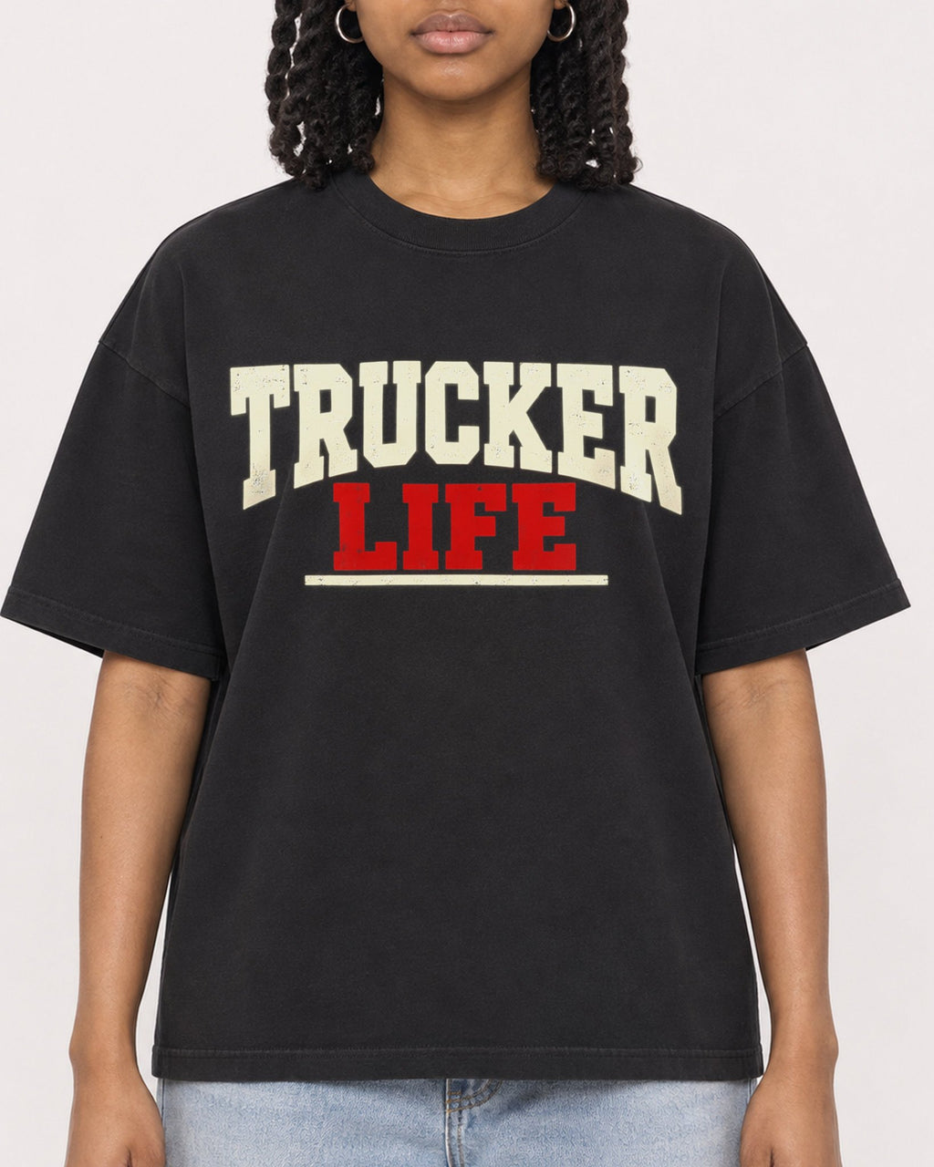Mockup Boxy Heavyweight Tee Black female close-up 15