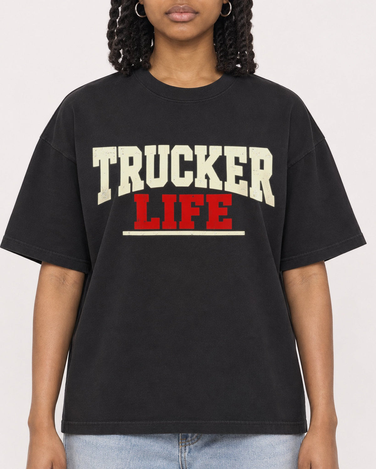 Mockup Boxy Heavyweight Tee Black female close-up 15