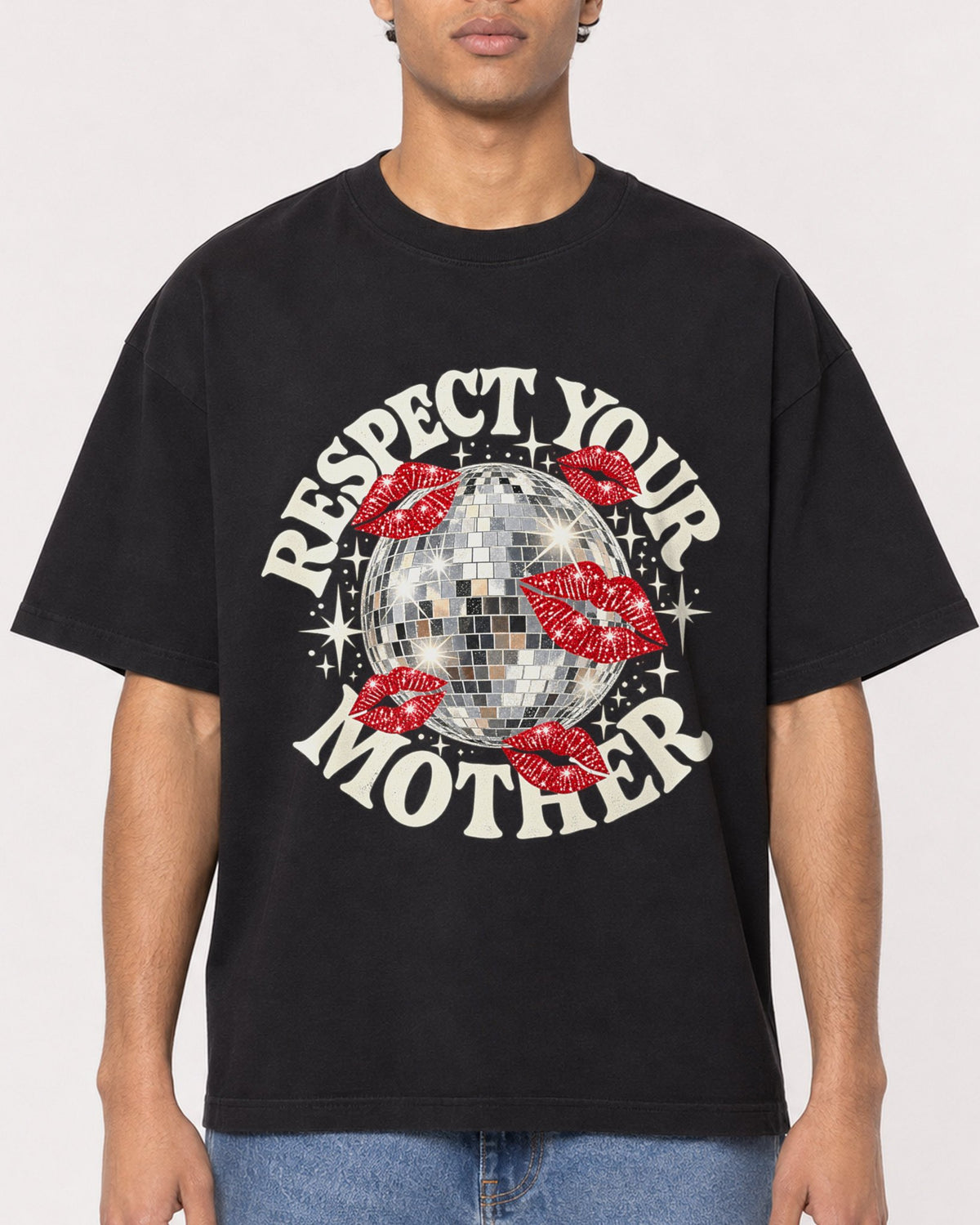 Mockup Boxy Heavyweight Tee Black male close-up 10