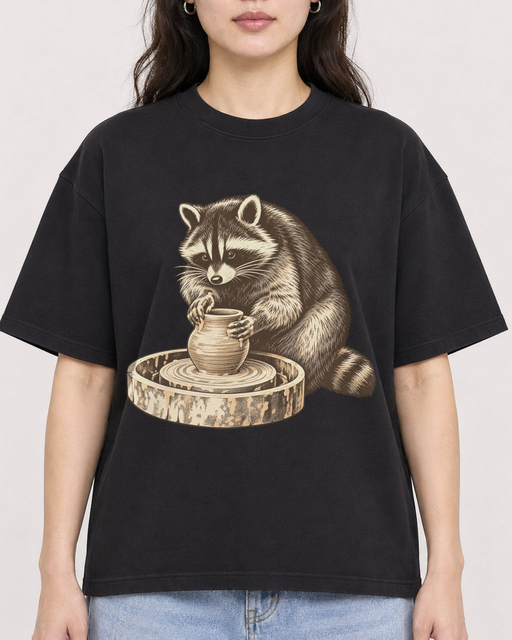 Mockup Boxy Heavyweight Tee Black female close-up 03