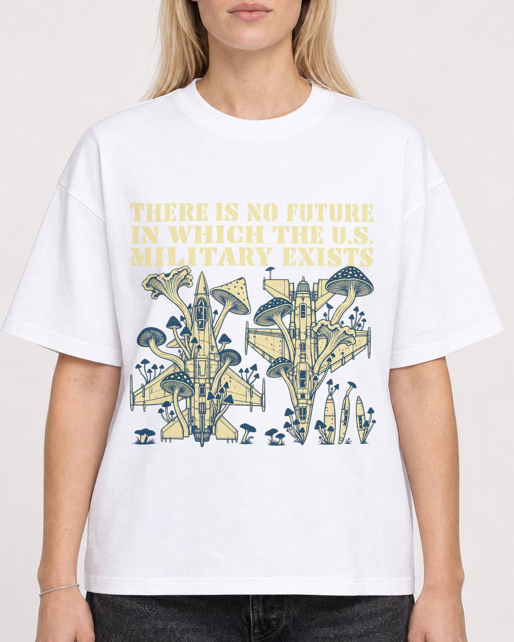 Mockup Boxy Heavyweight Tee White female close-up 08