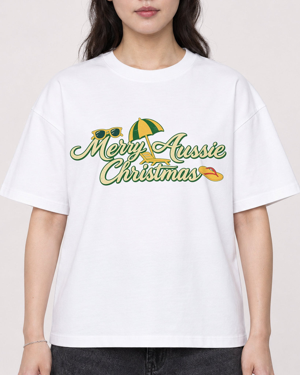 Mockup Boxy Heavyweight Tee White female close-up 03