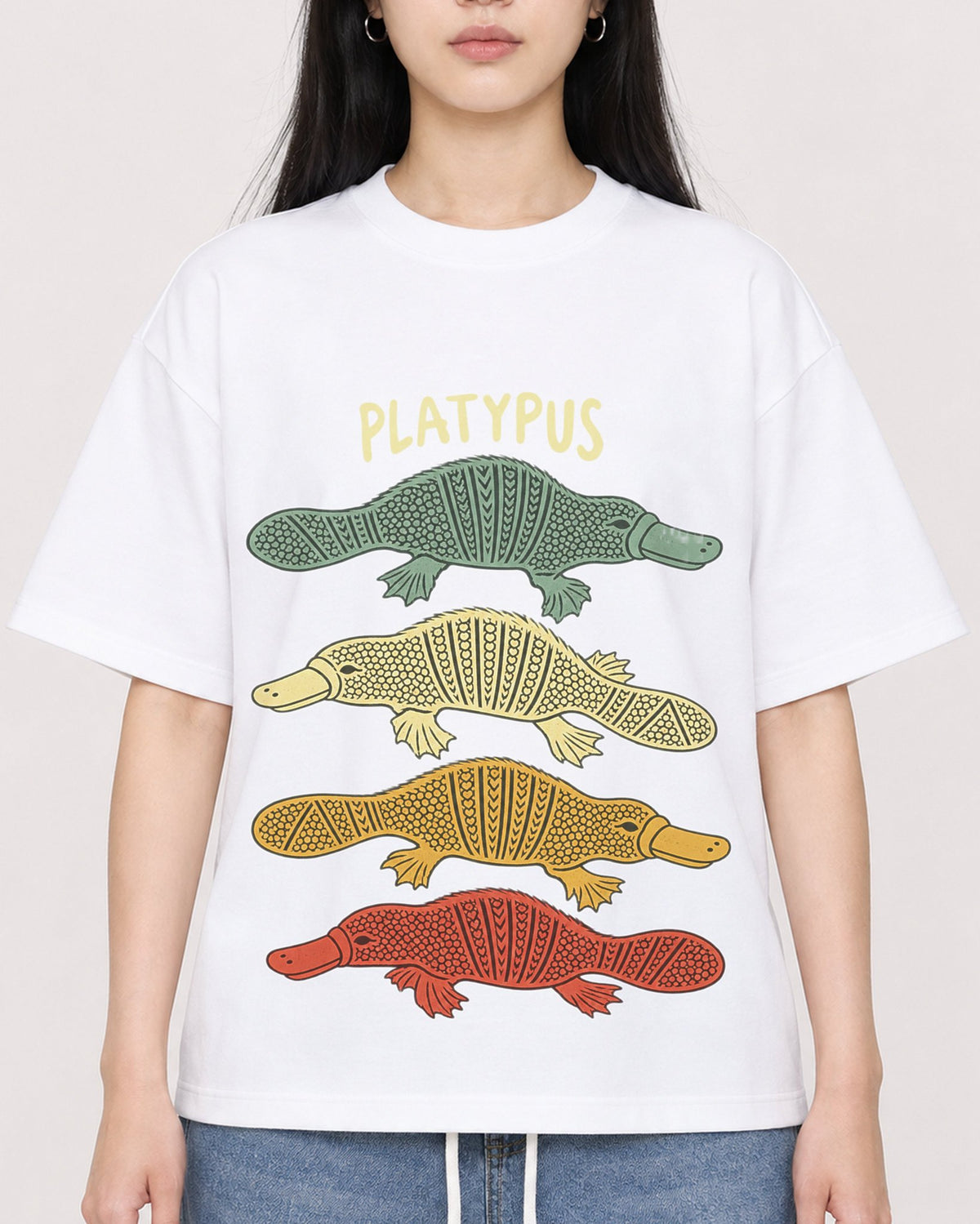 Mockup Boxy Heavyweight Tee White female close-up 01