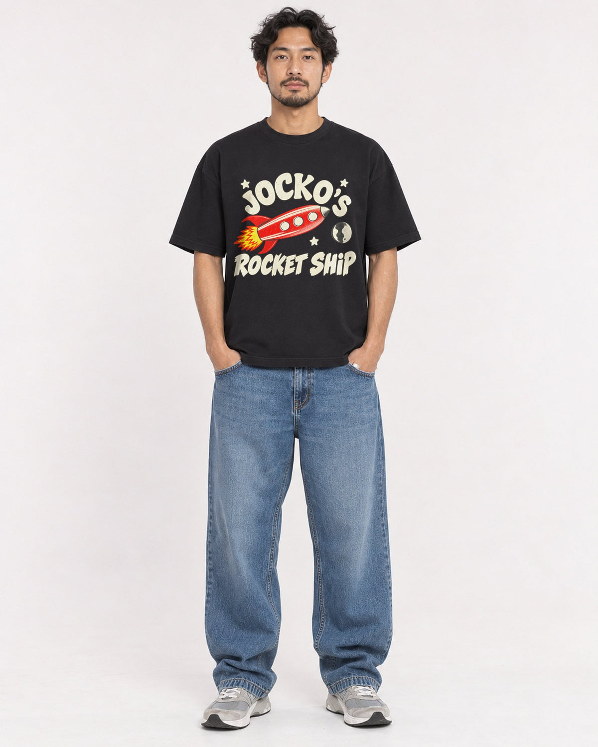 Mockup Boxy Heavyweight Tee Black male full-body 02