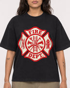 Mockup Boxy Heavyweight Tee Black female close-up 06
