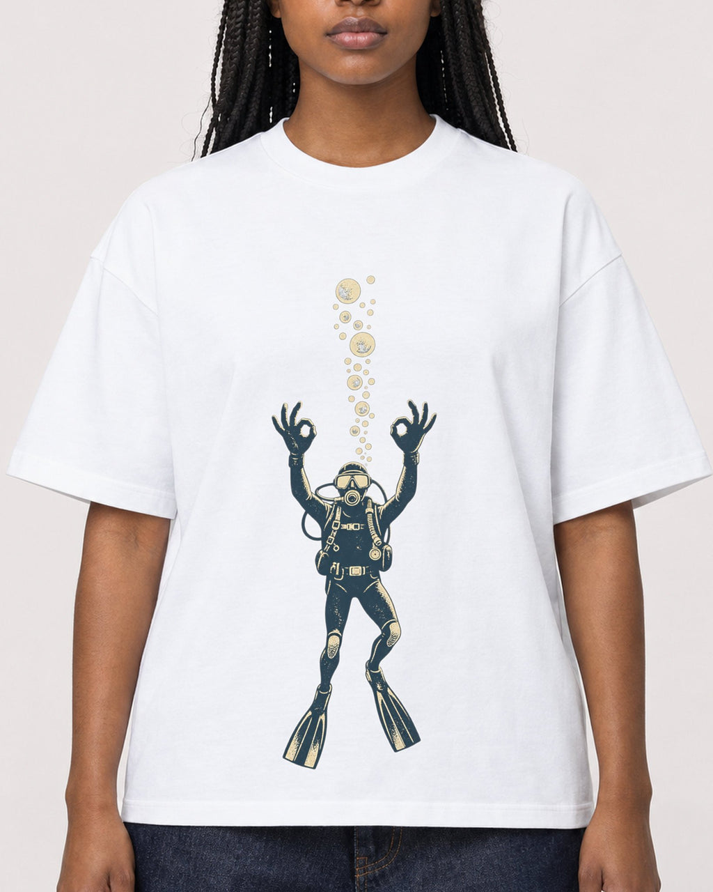 Mockup Boxy Heavyweight Tee White female close-up 04