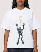 Mockup Boxy Heavyweight Tee White female close-up 04