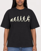 Mockup Boxy Heavyweight Tee Black female close-up 04