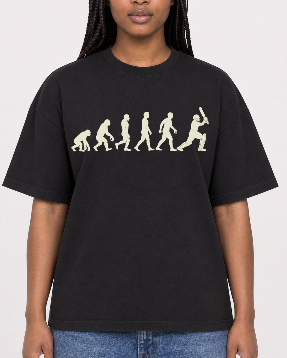 Mockup Boxy Heavyweight Tee Black female close-up 04