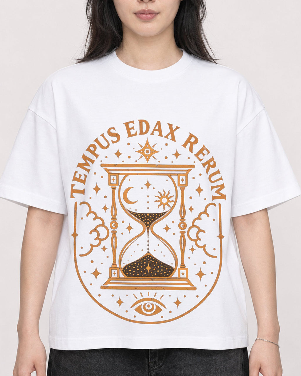 Mockup Boxy Heavyweight Tee White female close-up 13