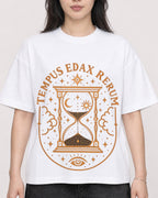 Mockup Boxy Heavyweight Tee White female close-up 13