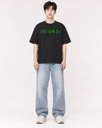 Mockup Boxy Heavyweight Tee Black male full-body 01