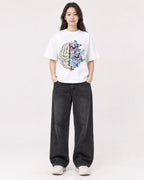 Mockup Boxy Heavyweight Tee White female full-body 03