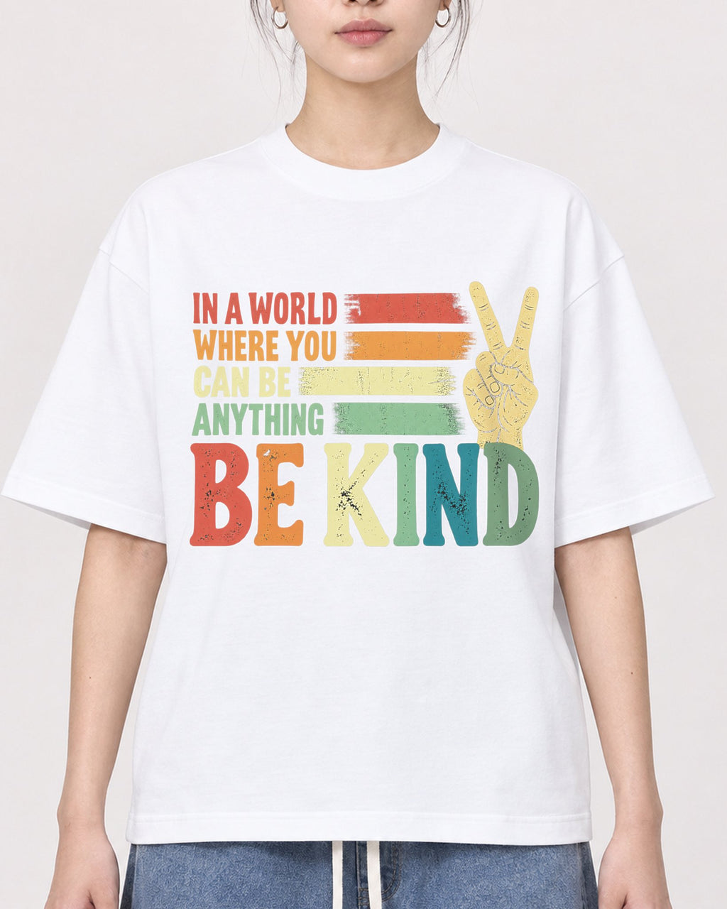 Mockup Boxy Heavyweight Tee White female close-up 41